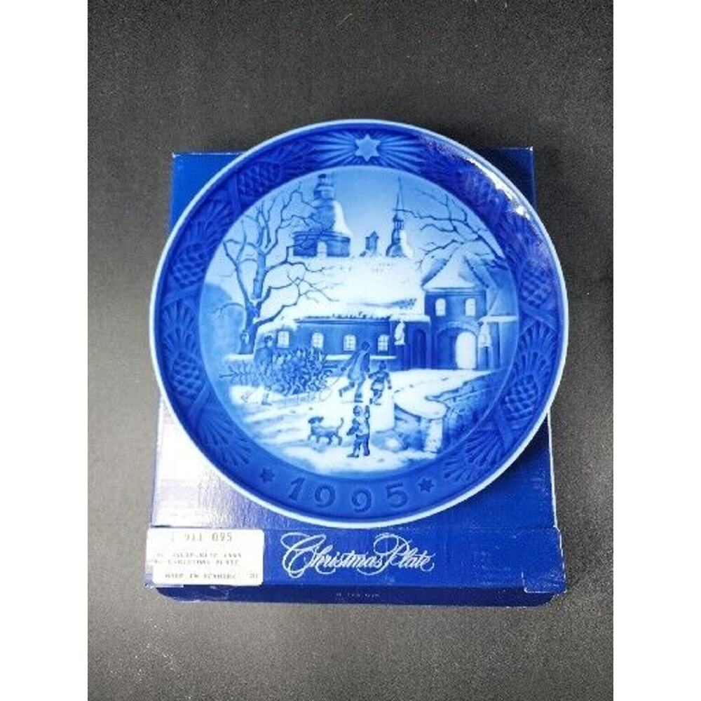 Royal Copenhagen Bing & Grondahl Plate 1995 Christmas At The Manor House Vintage